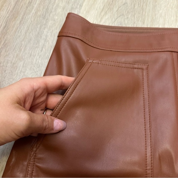 NWT LOFT Brown Faux Leather Mini Skirt size 6P - Picture 5 of 7